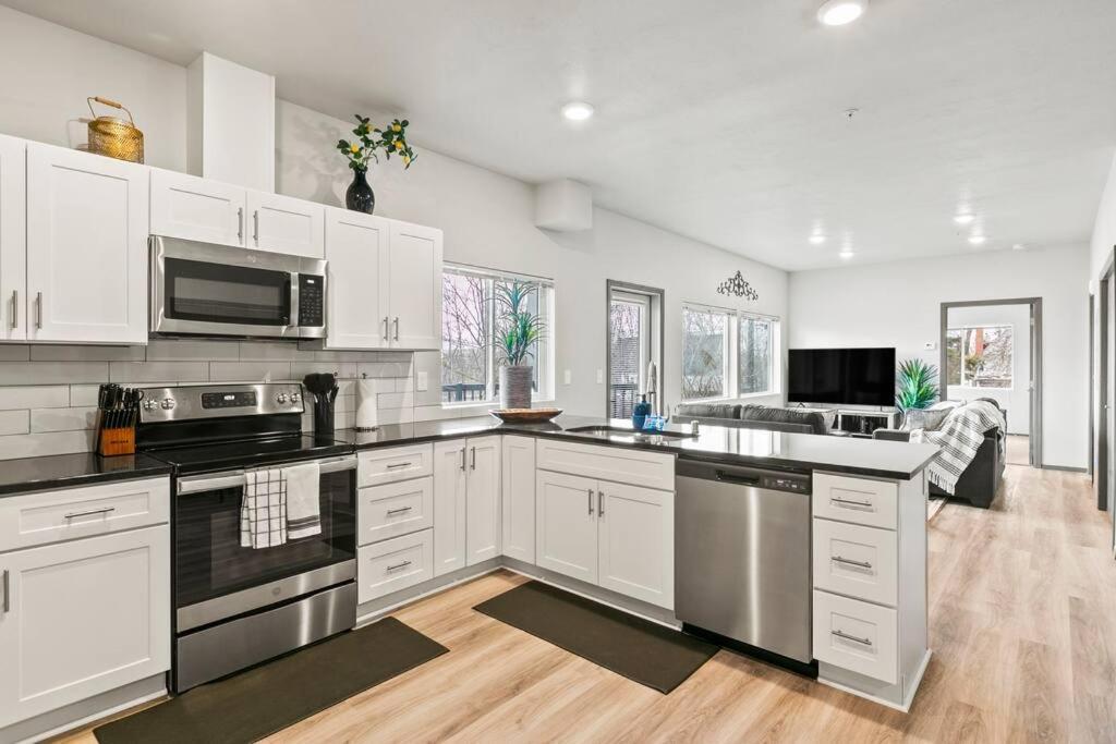Spacious New 2 Bed 2 Bath Apt By Downtown Spokane Exteriör bild