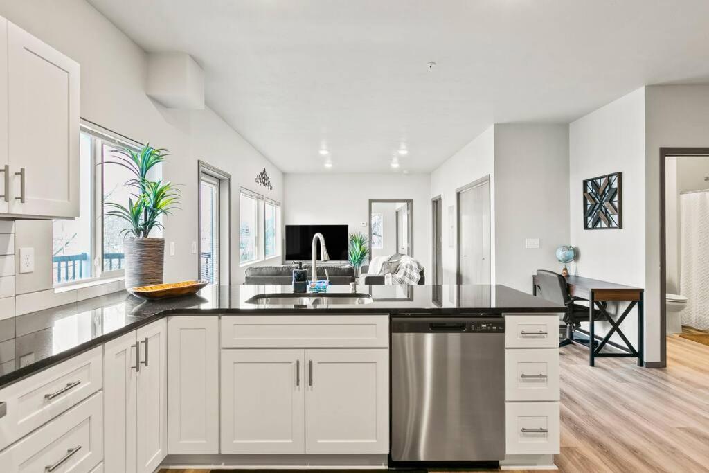 Spacious New 2 Bed 2 Bath Apt By Downtown Spokane Exteriör bild